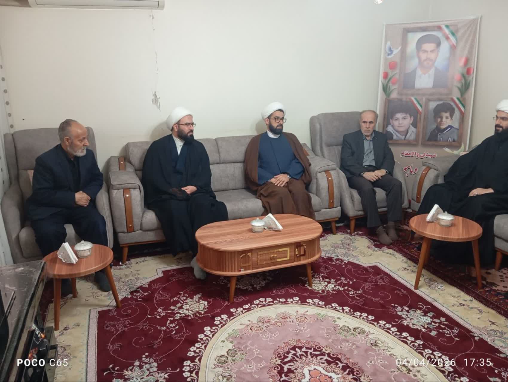 دیدار مسئول حوزه نمایندگی ولیفقیه در سازمان جهاد کشاورزی آذربایجان شرقی با خانواده شهدای والامقام علیزاده / تجلیل از مقام شامخ شهدای جنگ رمضان در دیدار با خانوادههای معظم شهدا