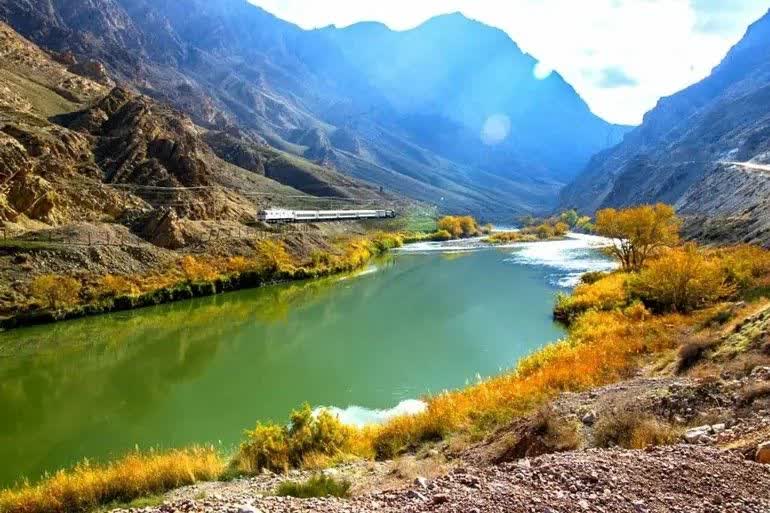 نشست رهبران ۵۰ کشور اروپایی و بزرگ جهان درجوار مرزهای ایران /سواحل شمالی و جنوبی ارس توسعه وجهانی میشود. /کنسولگری ارمنستان را سریعا در تبریز دایر کنید مجوزدولت و وزارت خارجه را دارد ؛ فعال شدن کنسولگری روسیه در تبریز و دایر شدن کنسولگری گرجستان در تبریز در وزارت خارجه دنبال میشود.
