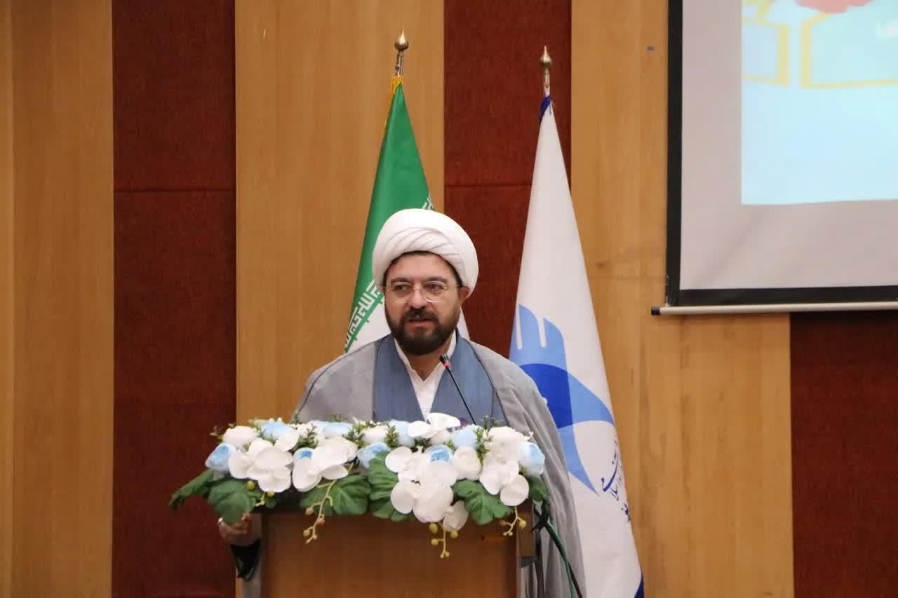 مسئول نهاد نمایندگی رهبری در دانشگاه‌ آزاد اسلامی استان آذربایجان‌شرقی :حکمرانی علم در دانشگاه؛ کلید حل مشکلات و تحقق تمدن نوین اسلامی/ استاد تراز تمدن اسلامی چه ویژگی‌هایی دارد؟ :